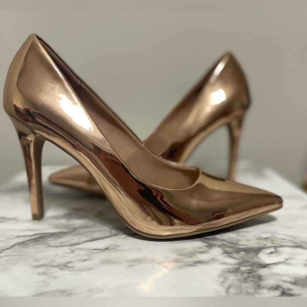 Rose Gold Christian Siriano heels, brand new size 7